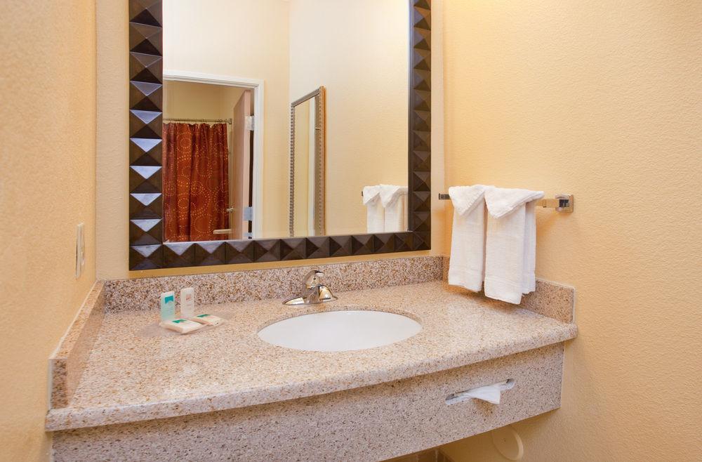 Springhill Suites Tempe At Arizona Mills Mall Exteriör bild